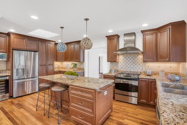 1065 Ray Avenue, Los Altos, CA 94022