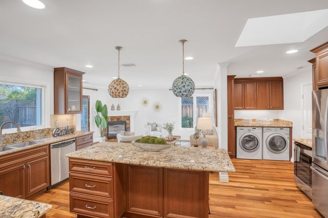 1065 Ray Avenue, Los Altos, CA 94022