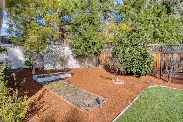 1065 Ray Avenue, Los Altos, CA 94022