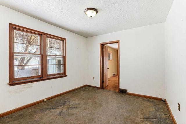 820 Point Douglas Road S, Saint Paul, MN 55119