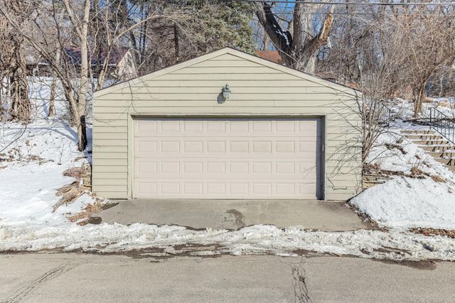 820 Point Douglas Road S, Saint Paul, MN 55119