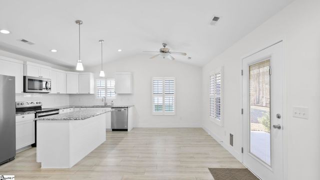 1145 Turkey Farm Road, Chesnee, SC 29323