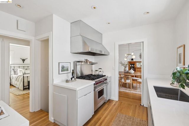 254 Wildwood Ave, Piedmont, CA 94610