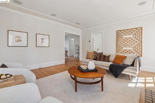 254 Wildwood Ave, Piedmont, CA 94610