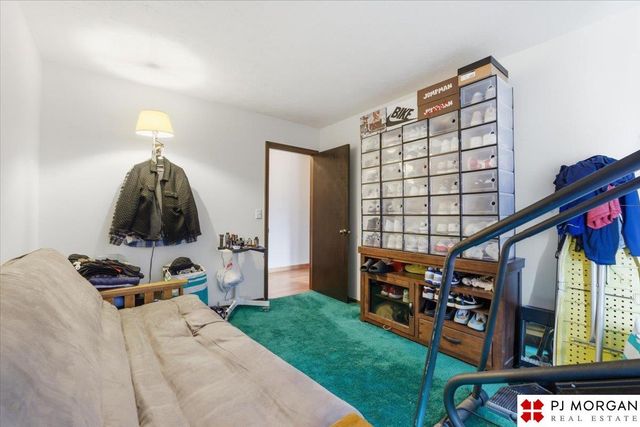 9335 Corby Street, Omaha, NE 68134