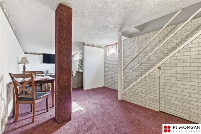 9335 Corby Street, Omaha, NE 68134