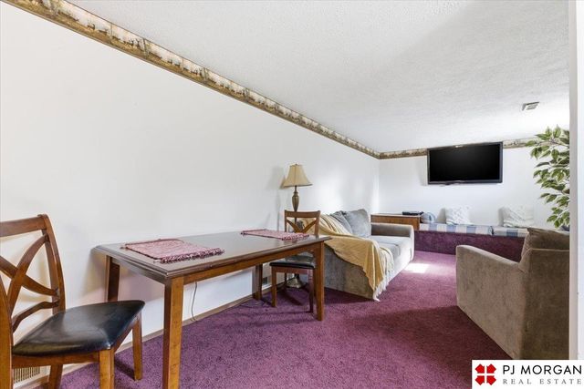 9335 Corby Street, Omaha, NE 68134