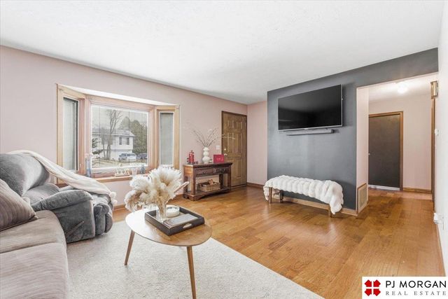 9335 Corby Street, Omaha, NE 68134