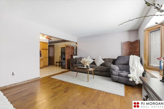 9335 Corby Street, Omaha, NE 68134