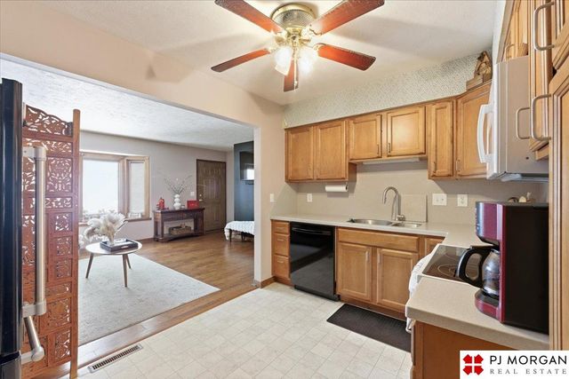 9335 Corby Street, Omaha, NE 68134