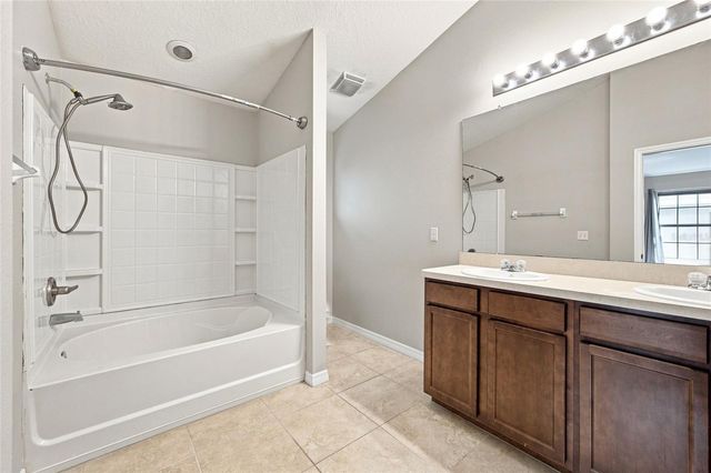 5519 KINGLETHILL DRIVE, Lithia, FL 33547