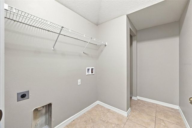 5519 KINGLETHILL DRIVE, Lithia, FL 33547