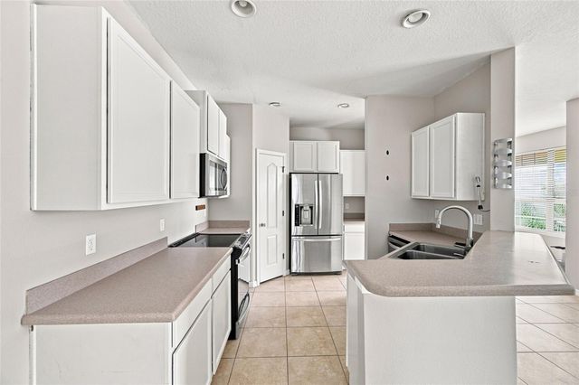 5519 KINGLETHILL DRIVE, Lithia, FL 33547