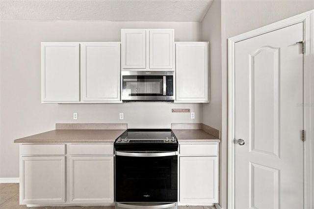 5519 KINGLETHILL DRIVE, Lithia, FL 33547