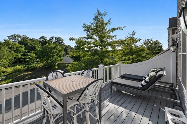 12 Grove St 2, Waltham, MA 02453