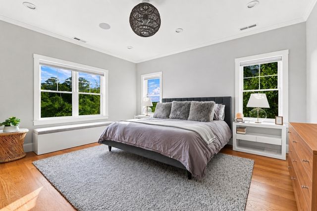 12 Grove St 2, Waltham, MA 02453