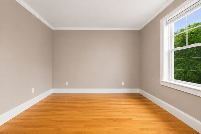 12 Grove St 2, Waltham, MA 02453
