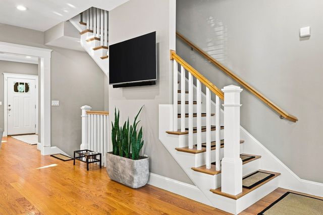 12 Grove St 2, Waltham, MA 02453