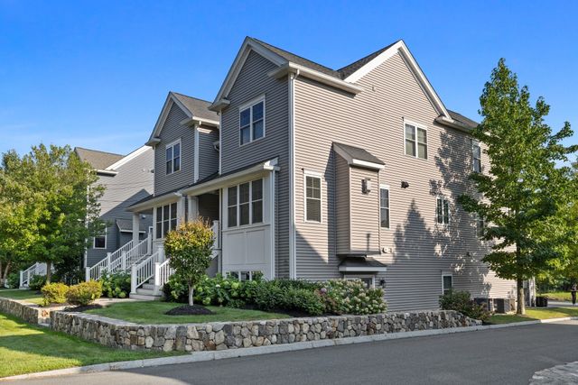 12 Grove St 2, Waltham, MA 02453