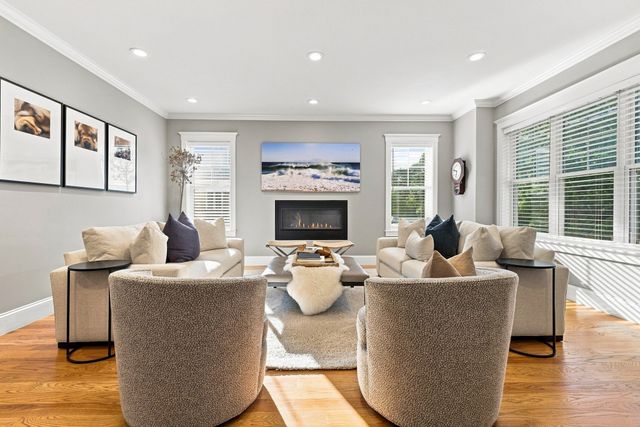 12 Grove St 2, Waltham, MA 02453