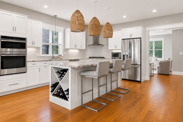 12 Grove St 2, Waltham, MA 02453
