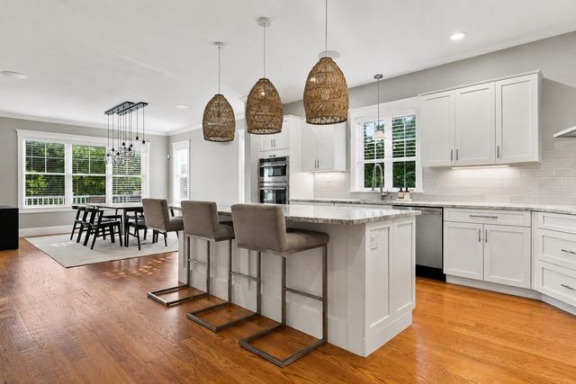 12 Grove St 2, Waltham, MA 02453