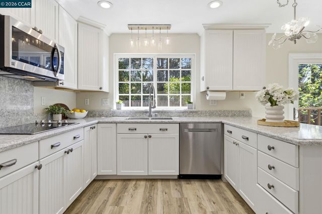 5612 Frank Pl, Clayton, CA 94517