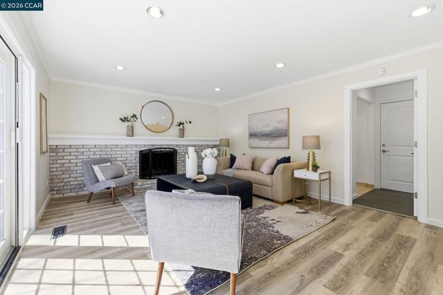 5612 Frank Pl, Clayton, CA 94517