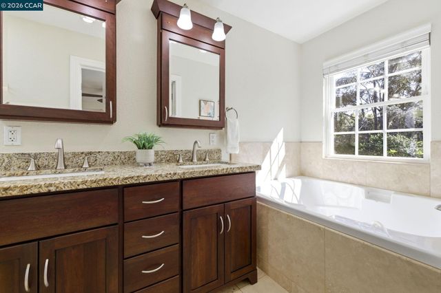 5612 Frank Pl, Clayton, CA 94517