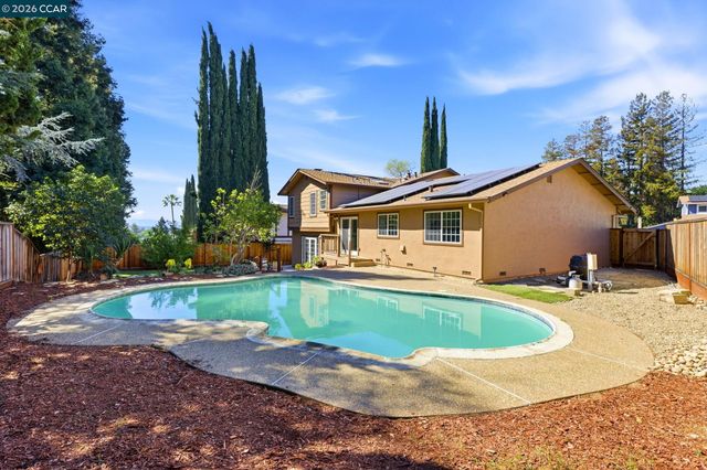 5612 Frank Pl, Clayton, CA 94517