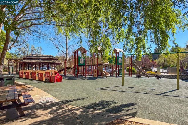 5612 Frank Pl, Clayton, CA 94517