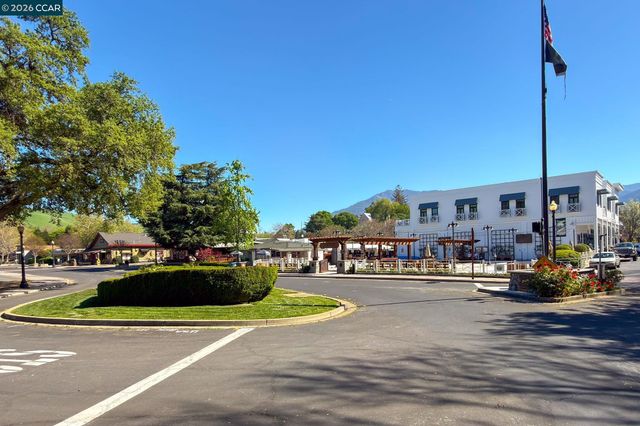 5612 Frank Pl, Clayton, CA 94517