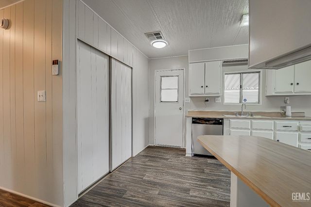 400 E Roberts Lane 48, Bakersfield, CA 93308