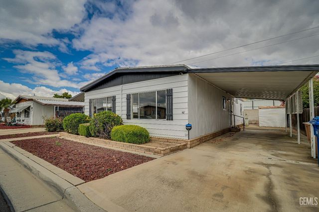 400 E Roberts Lane 48, Bakersfield, CA 93308