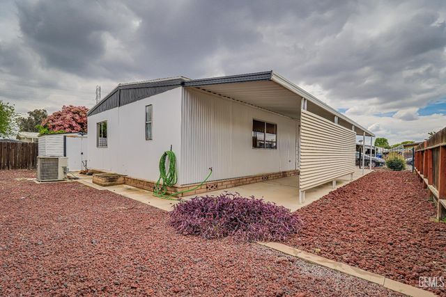 400 E Roberts Lane 48, Bakersfield, CA 93308