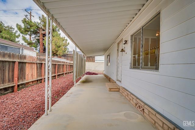 400 E Roberts Lane 48, Bakersfield, CA 93308