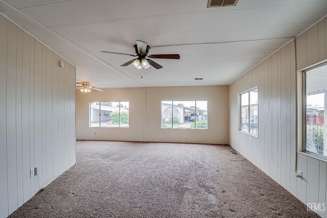 400 E Roberts Lane 48, Bakersfield, CA 93308