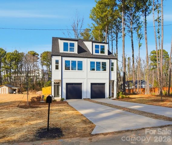 339 & 343 Gray Drive, Charlotte, NC 28213