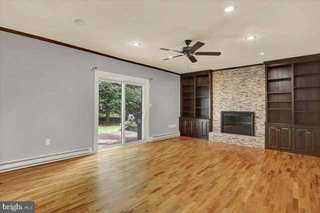 214 BURRELL BLVD, Allentown, PA 18104