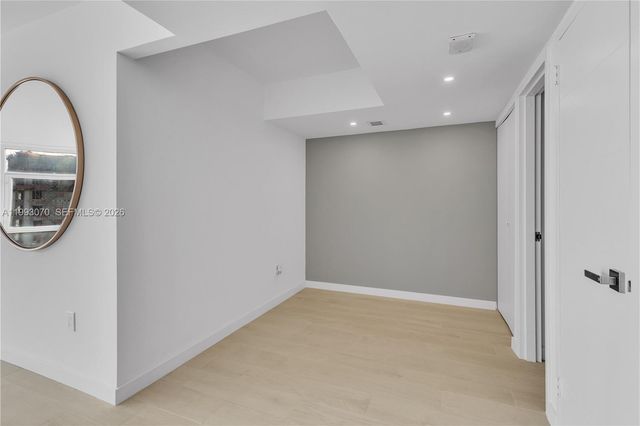 20100 W Country Club Dr 1008, Aventura, FL 33180