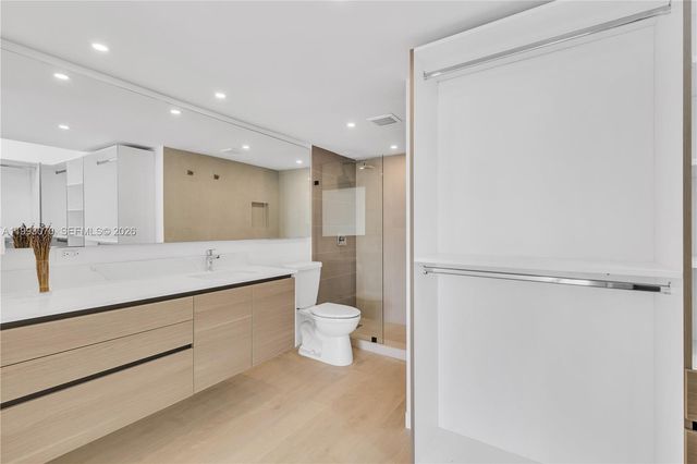 20100 W Country Club Dr 1008, Aventura, FL 33180