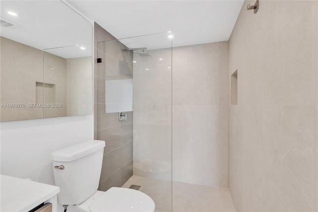 20100 W Country Club Dr 1008, Aventura, FL 33180