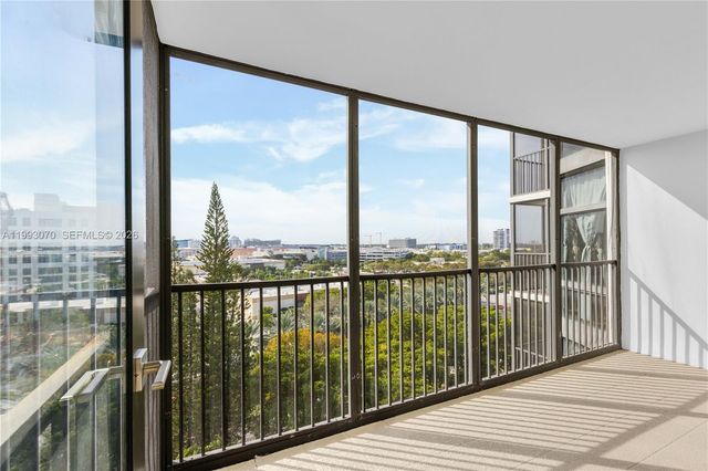 20100 W Country Club Dr 1008, Aventura, FL 33180