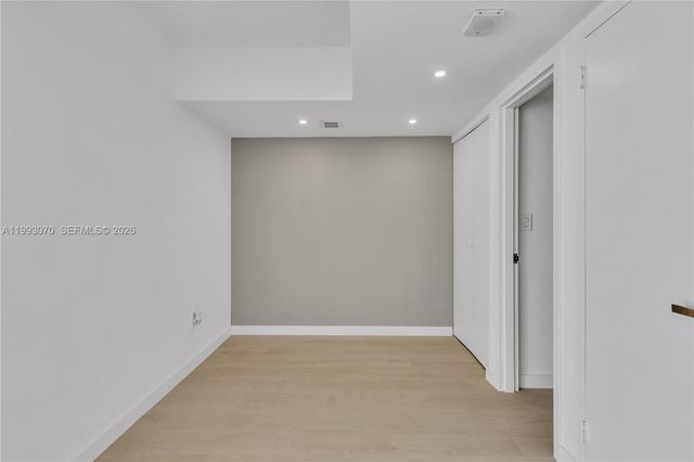 20100 W Country Club Dr 1008, Aventura, FL 33180