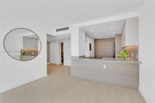 20100 W Country Club Dr 1008, Aventura, FL 33180