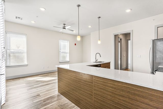 2712 Wingate Street 305, Fort Worth, TX 76107