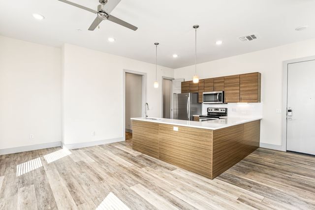 2712 Wingate Street 305, Fort Worth, TX 76107