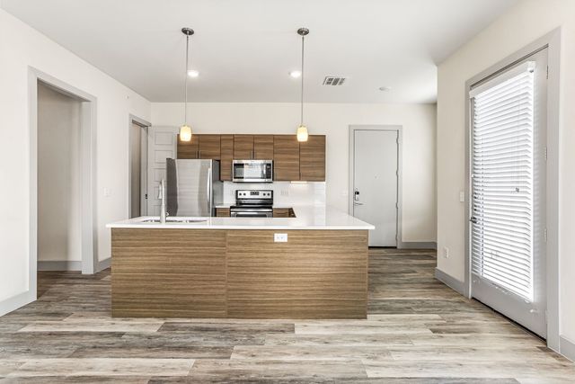 2712 Wingate Street 305, Fort Worth, TX 76107