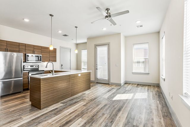 2712 Wingate Street 305, Fort Worth, TX 76107