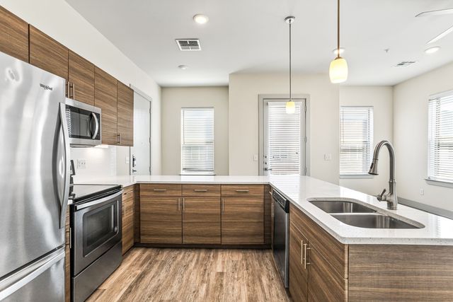 2712 Wingate Street 305, Fort Worth, TX 76107